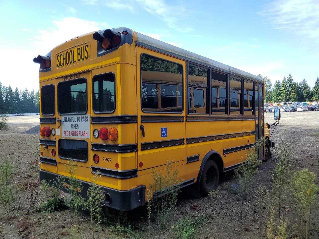 2014 Chevrolet Express G4500 - Image 4