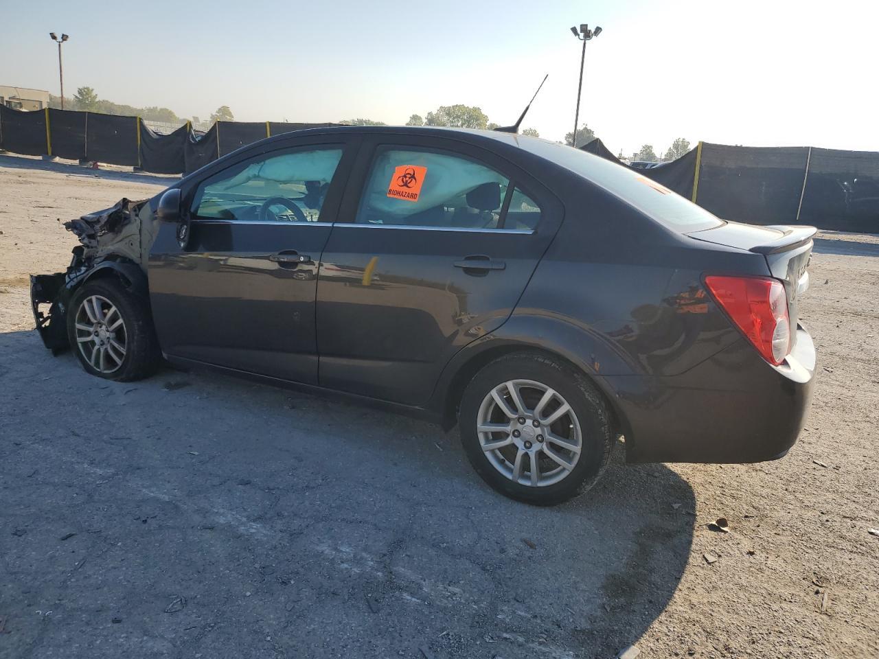 2014 Chevrolet Sonic Lt - Image 2