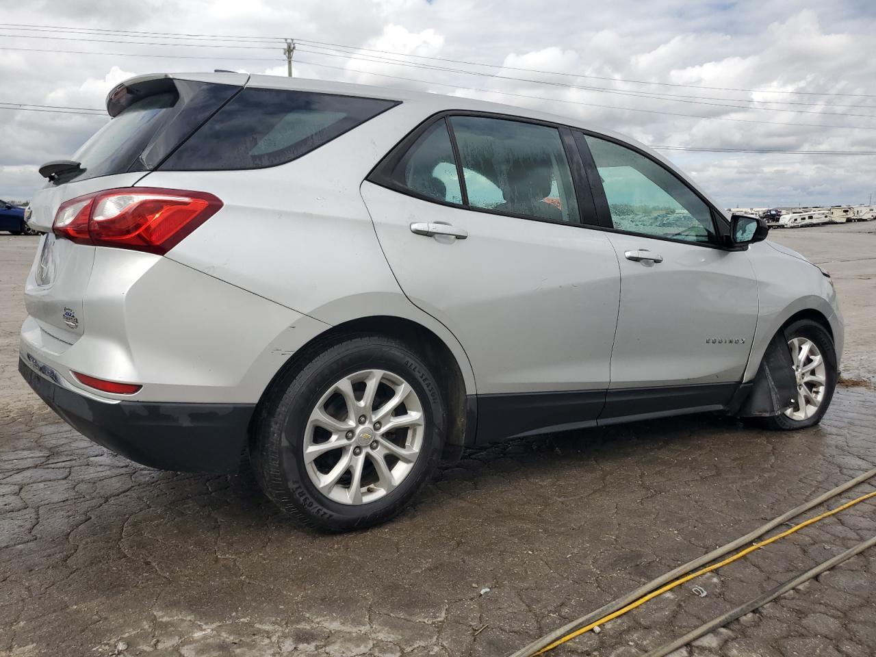 2018 Chevrolet Equinox Ls - Image 3