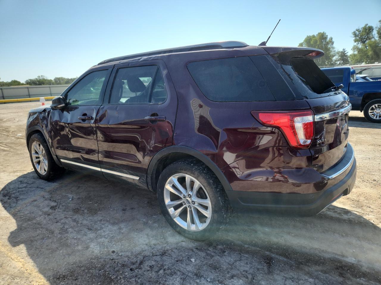 2018 Ford Explorer Xlt - Фото 2