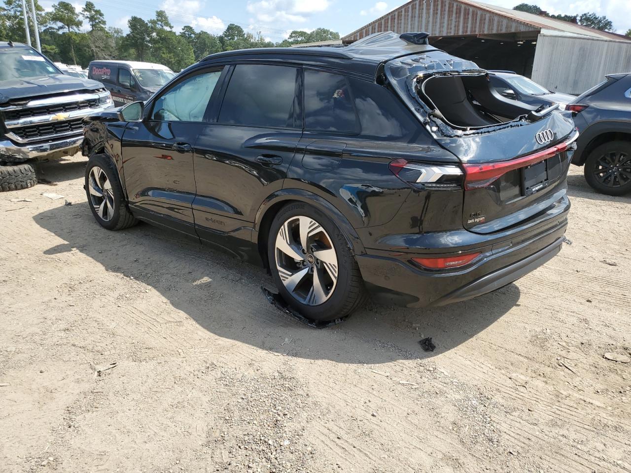 2025 Audi Q6 E-Tron Premium Plus - Фото 3