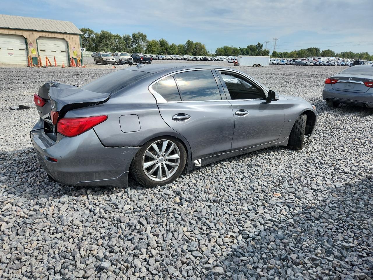 2015 Infiniti Q50 Base - Фото 3
