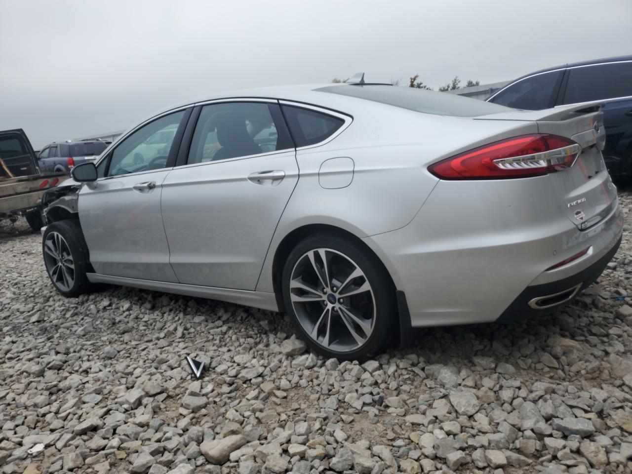 2019 Ford Fusion Titanium - Фото 2