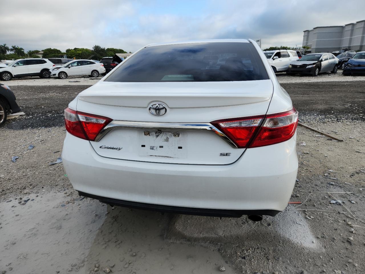 2017 Toyota Camry Le - Image 6