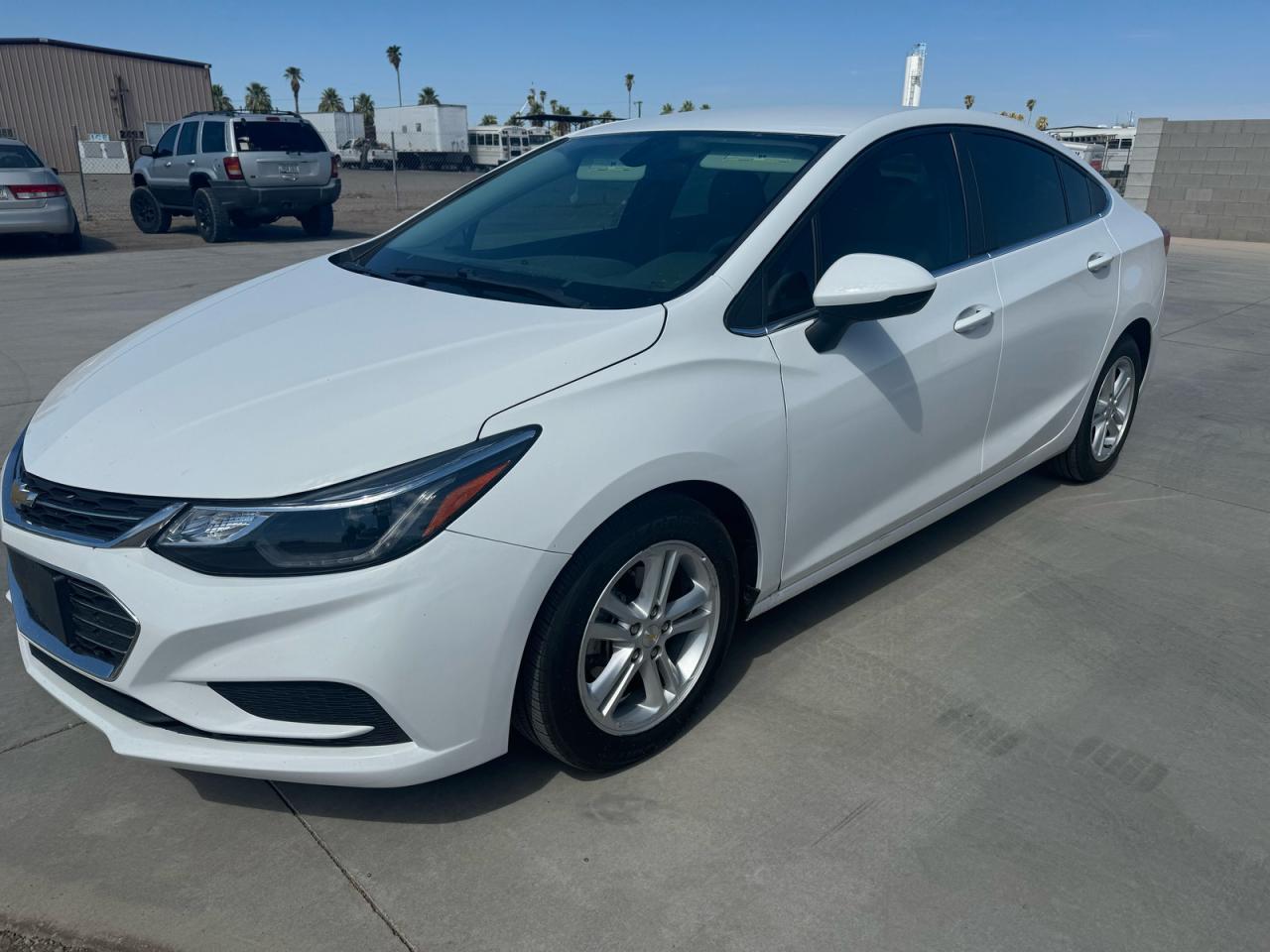 2016 Chevrolet Cruze Lt - Image 2