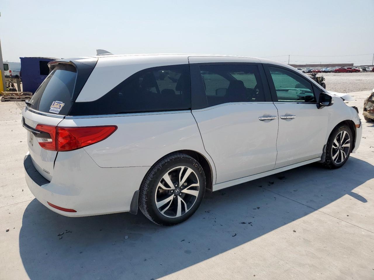 2023 Honda Odyssey Touring - Фото 3