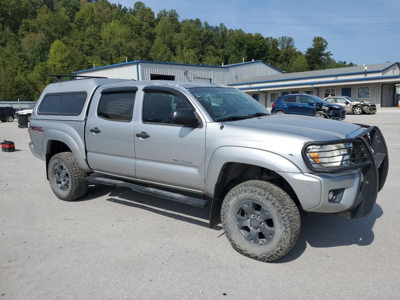 2014 Toyota Tacoma Double Cab - Image 4