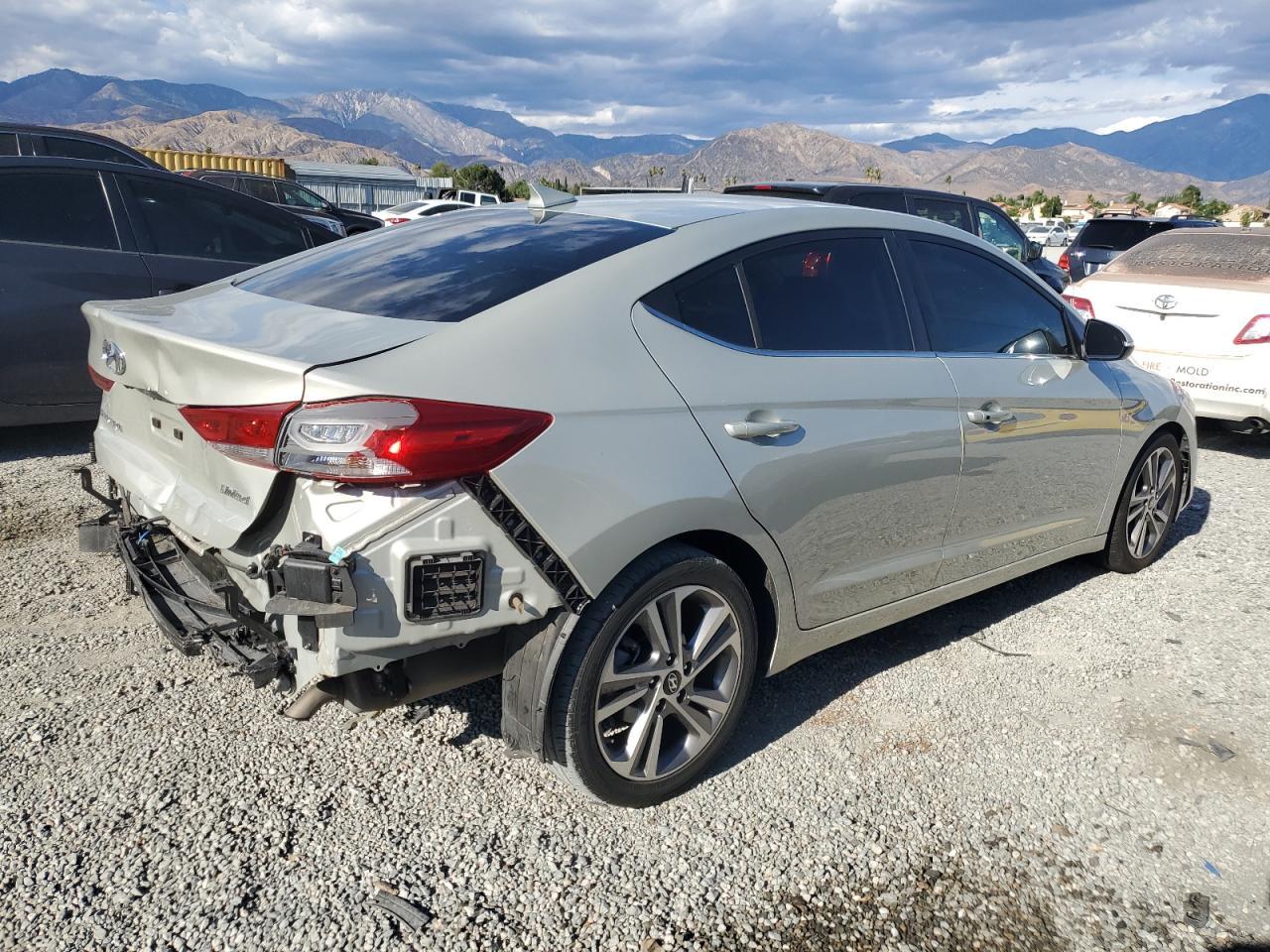 2018 Hyundai Elantra Sel - Фото 3