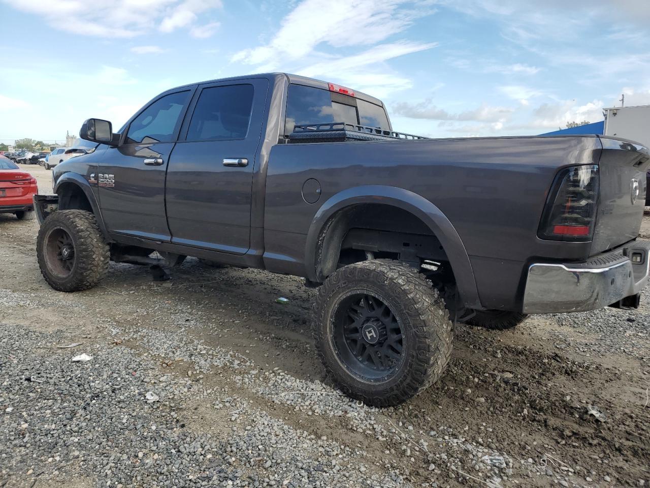 2017 Ram 2500 Slt - Image 2