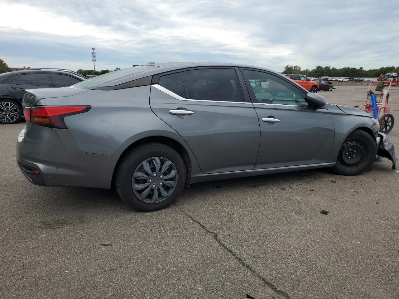 2020 Nissan Altima S - Image 3