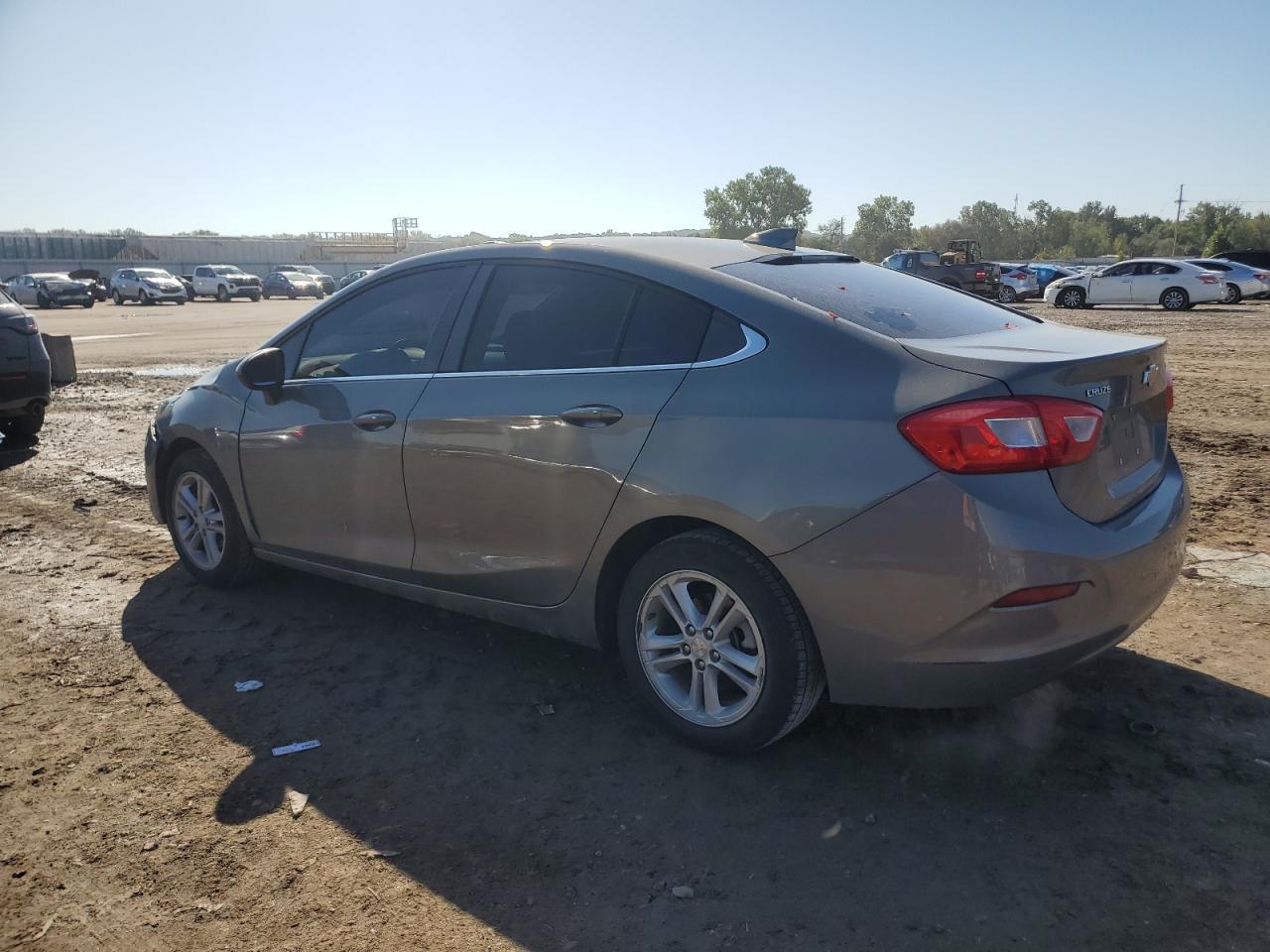 2017 Chevrolet Cruze Lt - Фото 2