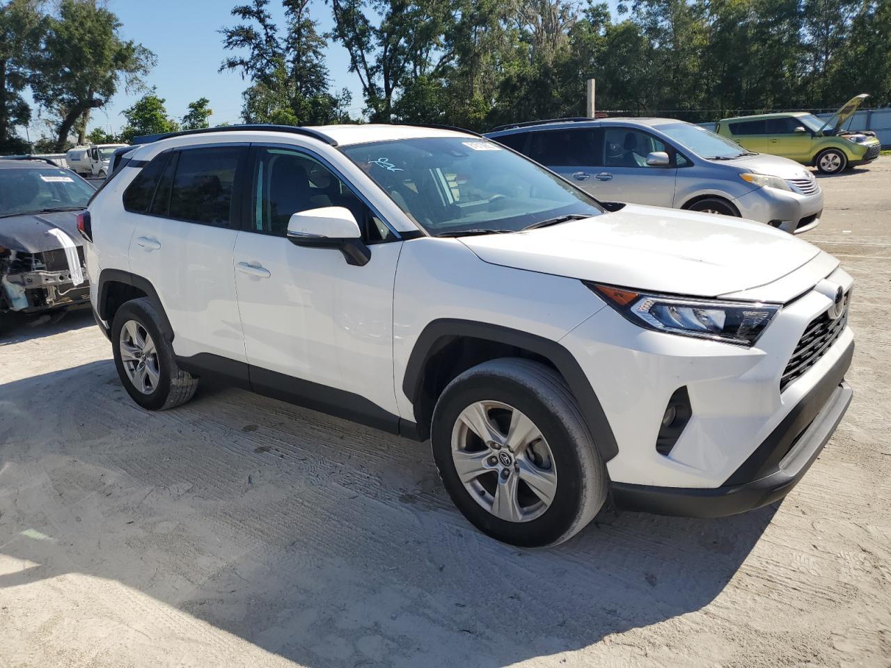 2020 Toyota Rav4 Xle - Image 4