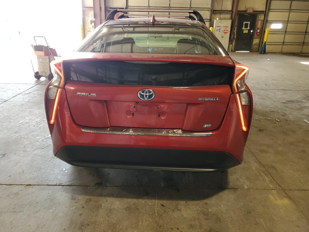 2017 Toyota Prius - Image 6