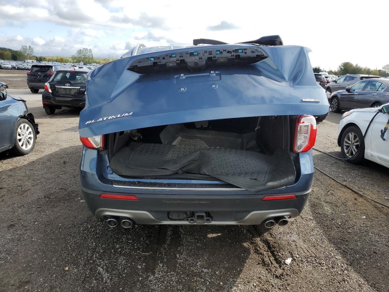 2020 Ford Explorer Platinum - Image 6