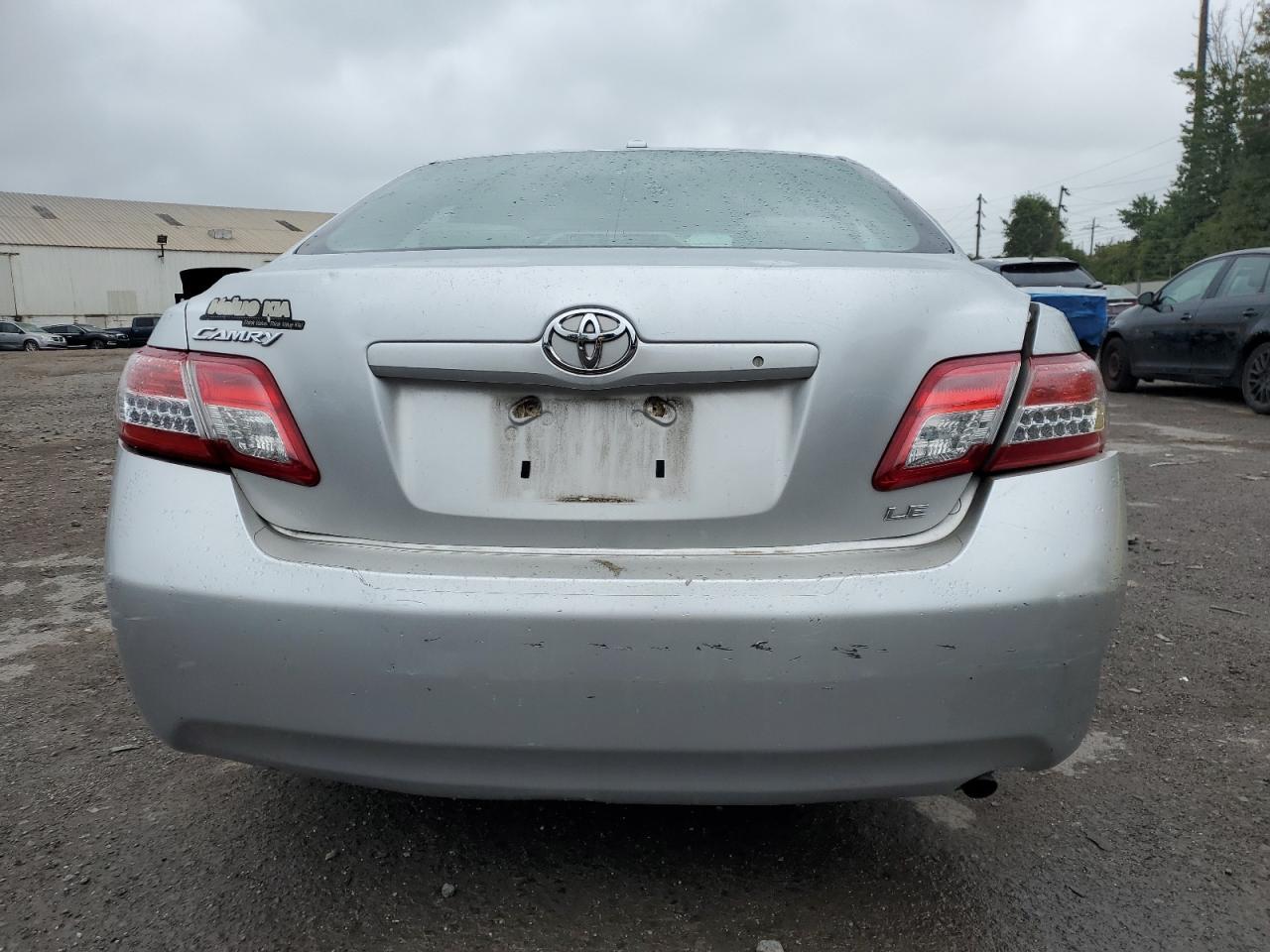 2011 Toyota Camry Base - Фото 6