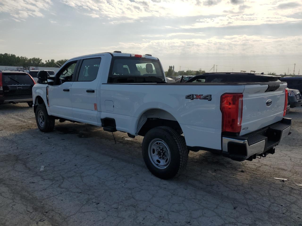 2023 Ford F250 Super Duty - Image 2