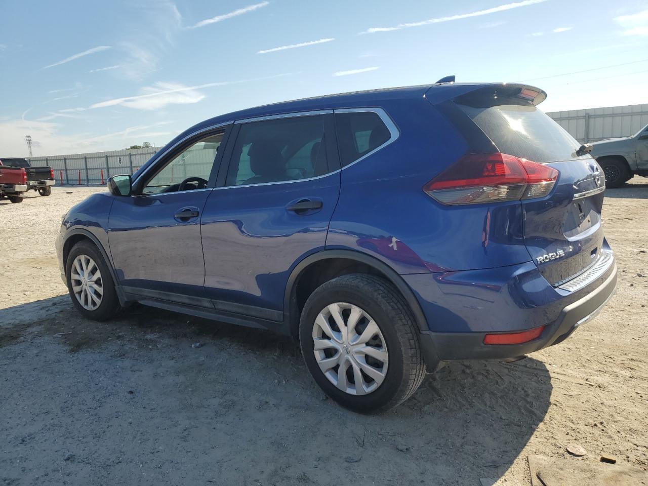 2018 Nissan Rogue S - Image 2