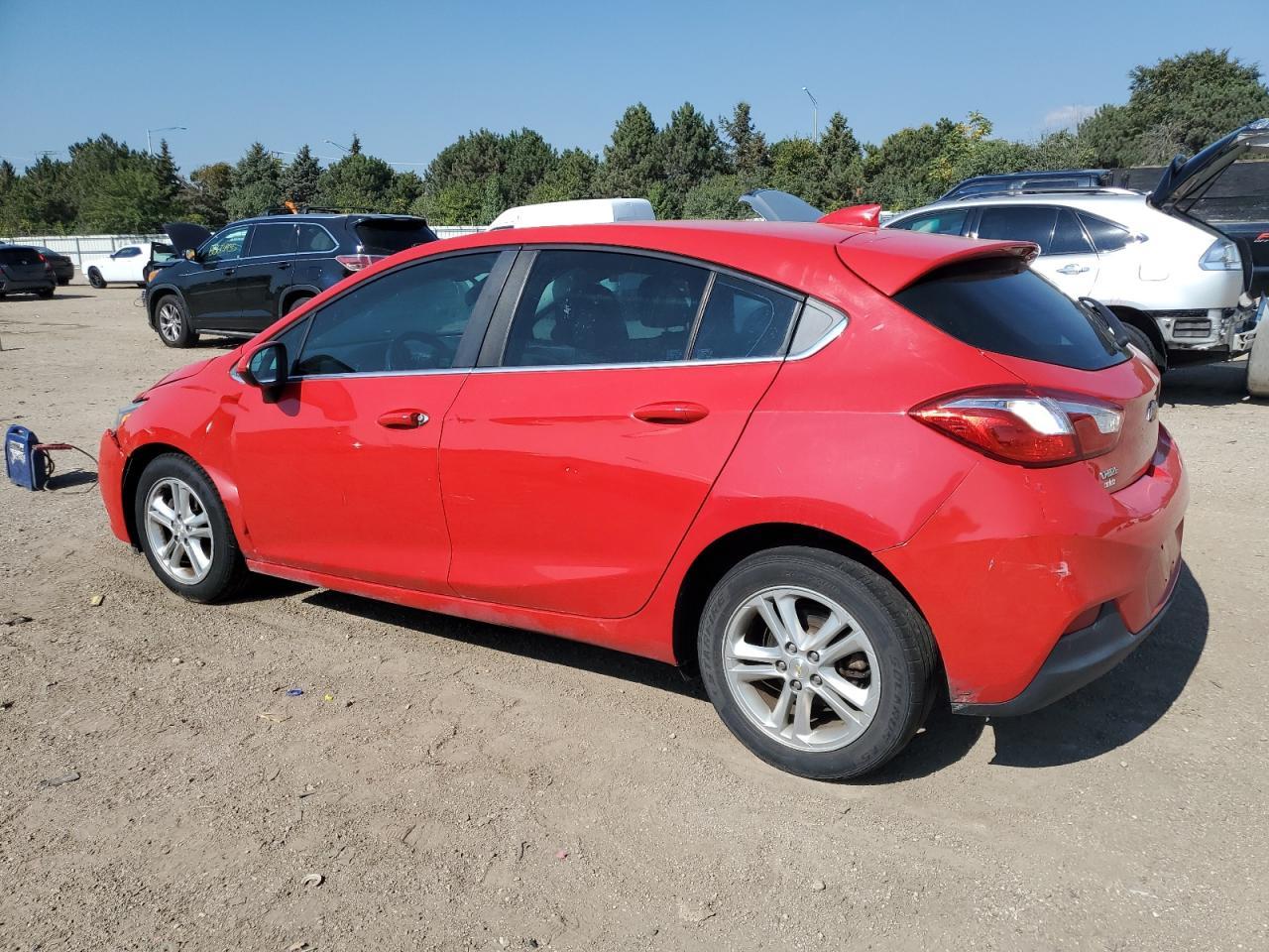 2017 Chevrolet Cruze Lt - Image 2