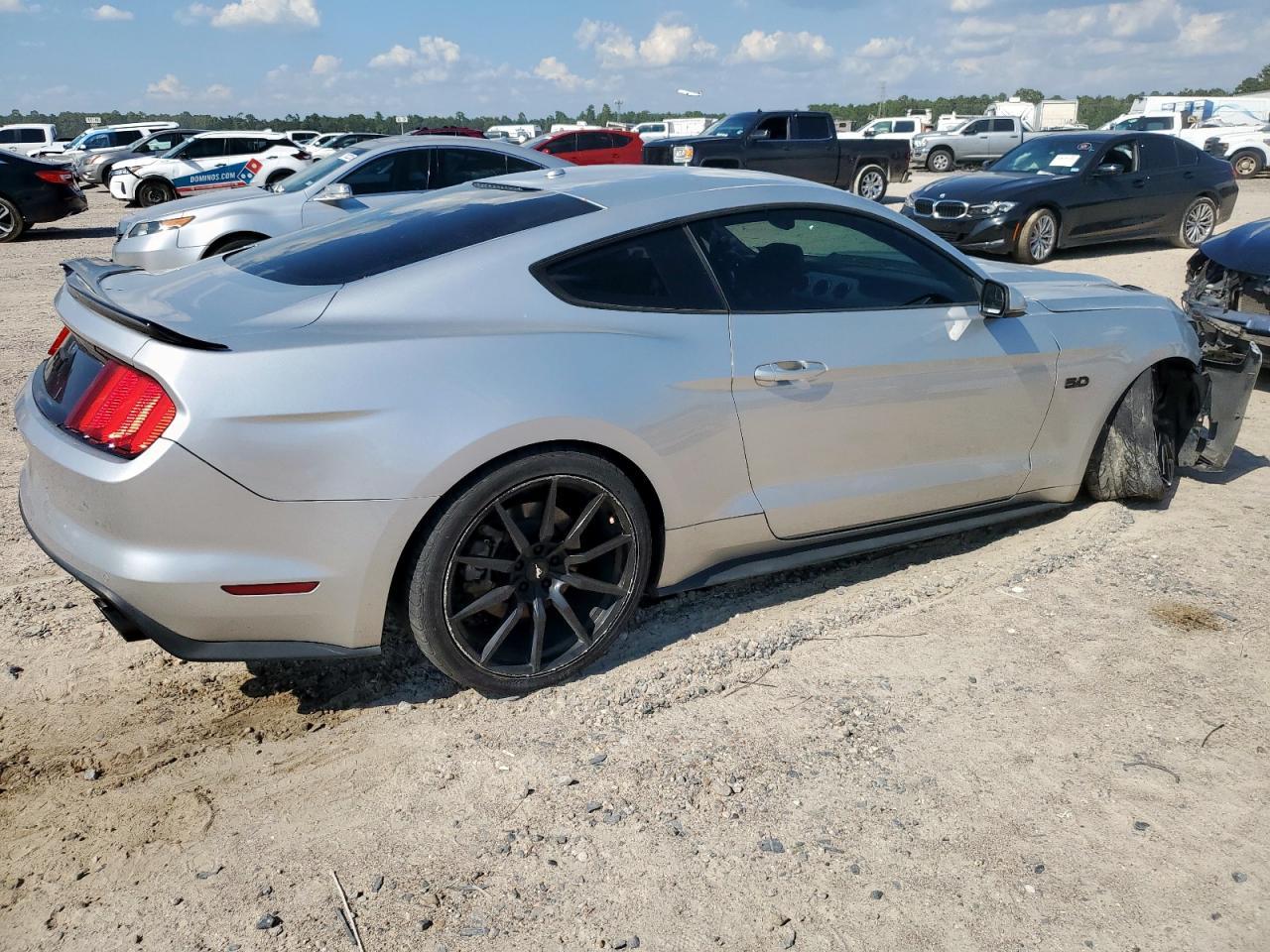 2015 Ford Mustang Gt - Фото 3