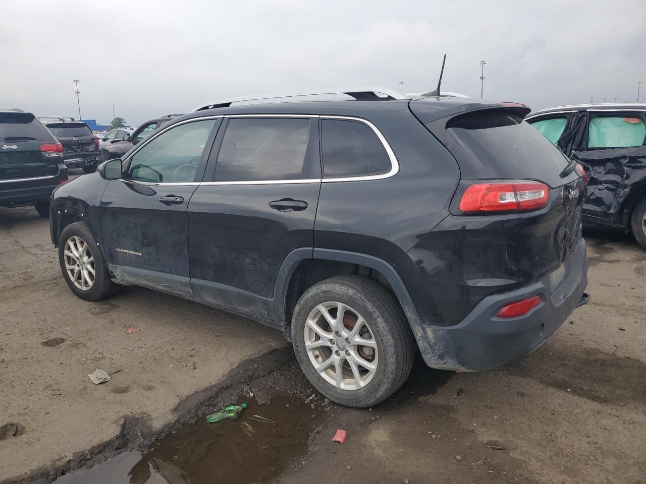2016 Jeep Cherokee Latitude - Фото 2
