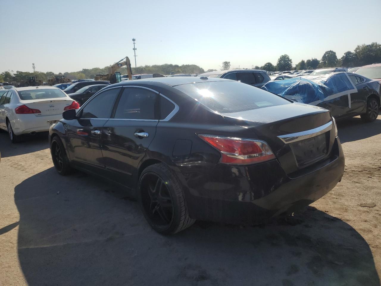 2015 Nissan Altima 2.5 - Фото 2