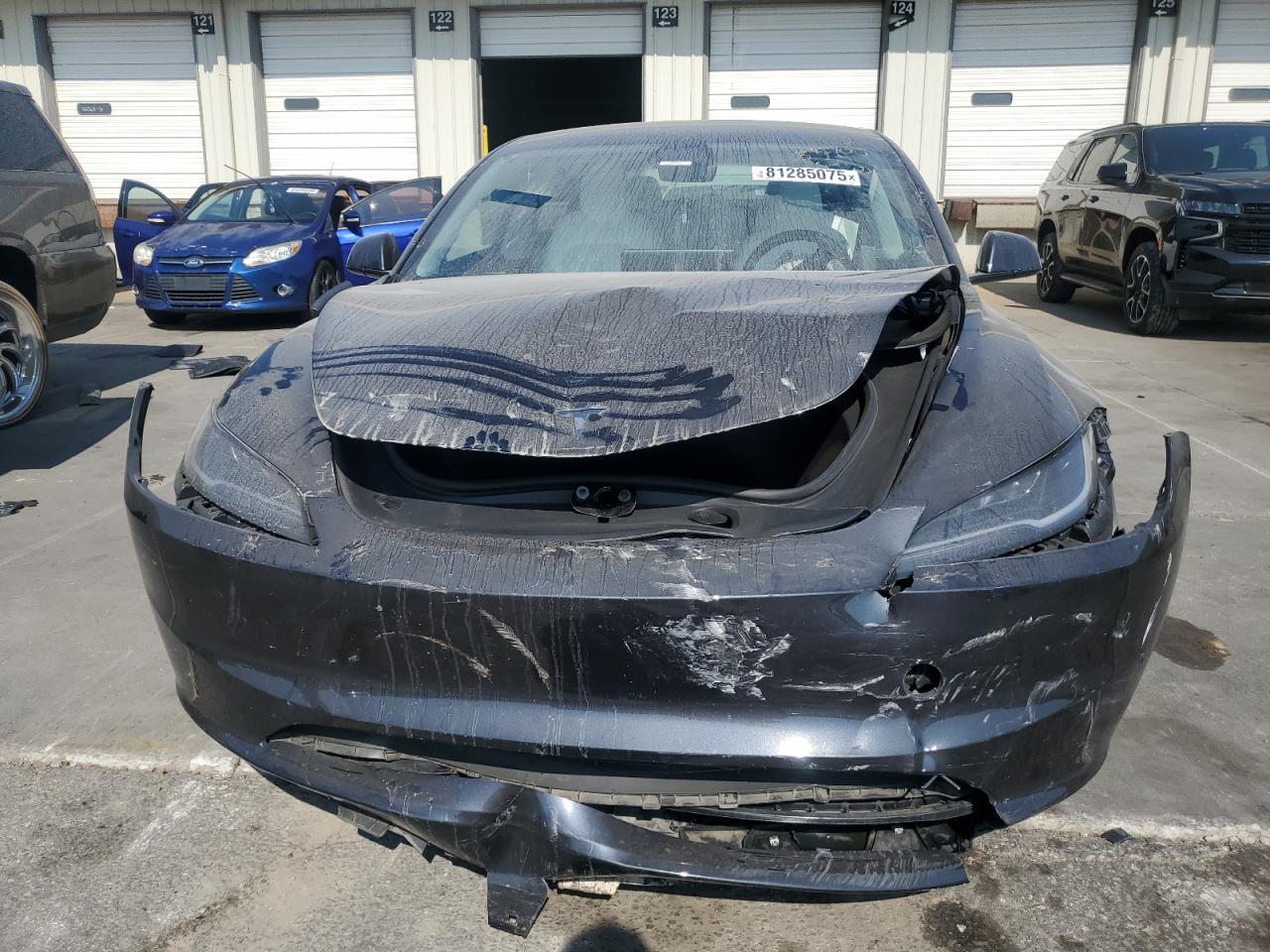 2025 Tesla Model 3 - Фото 5