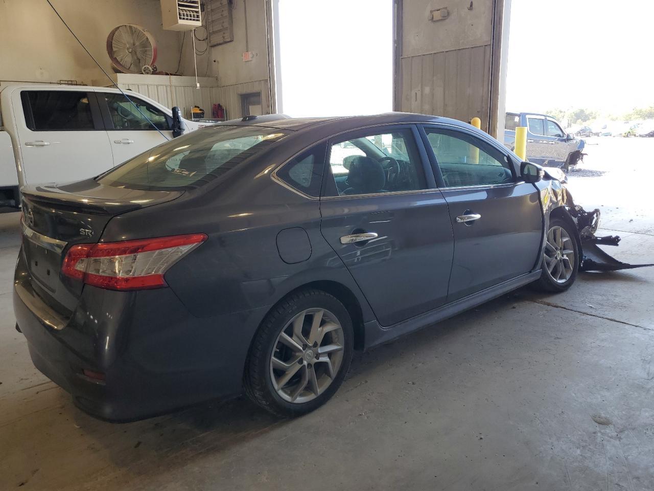2015 Nissan Sentra S - Фото 3
