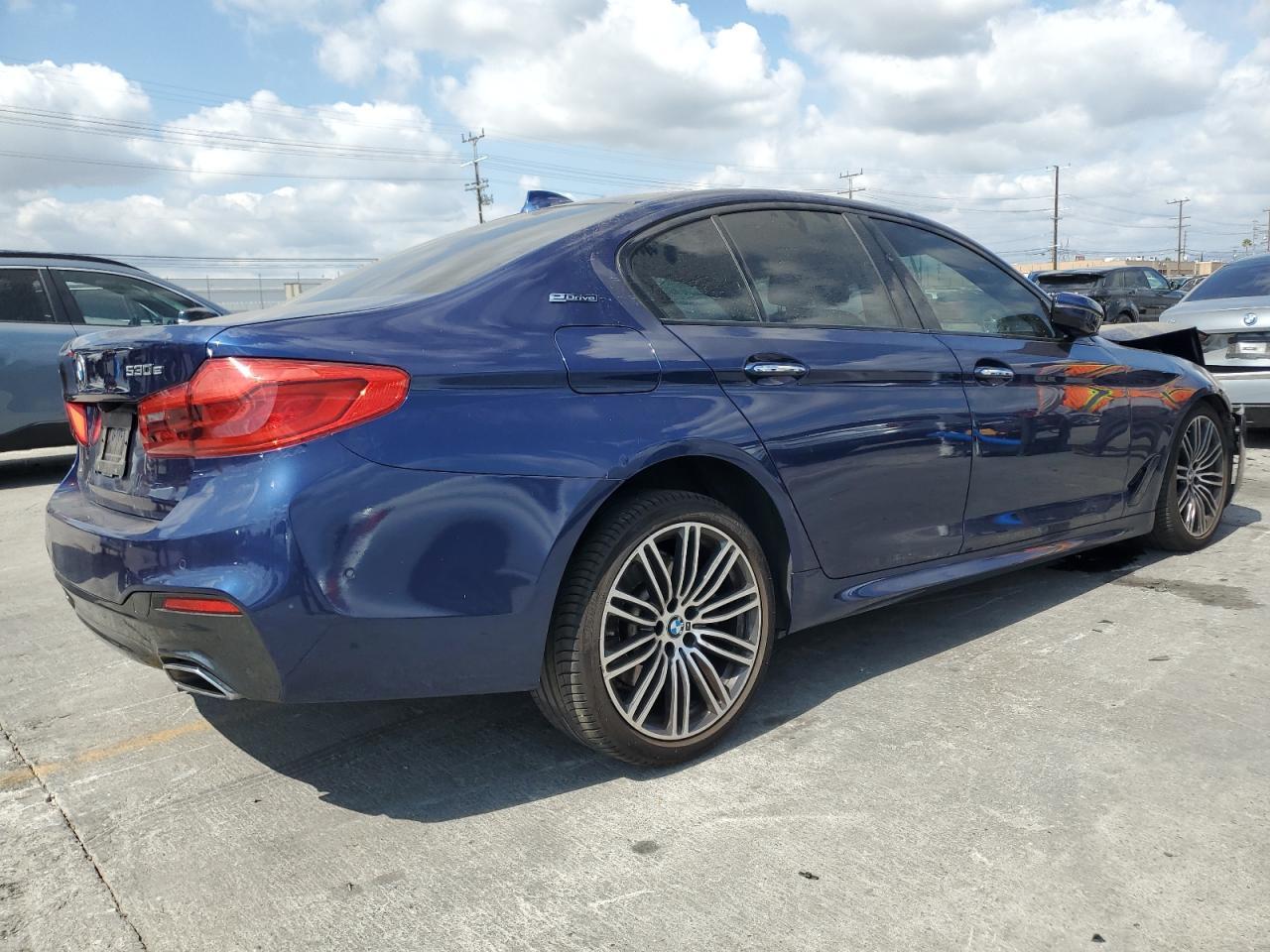 2018 BMW 530E - Фото 3
