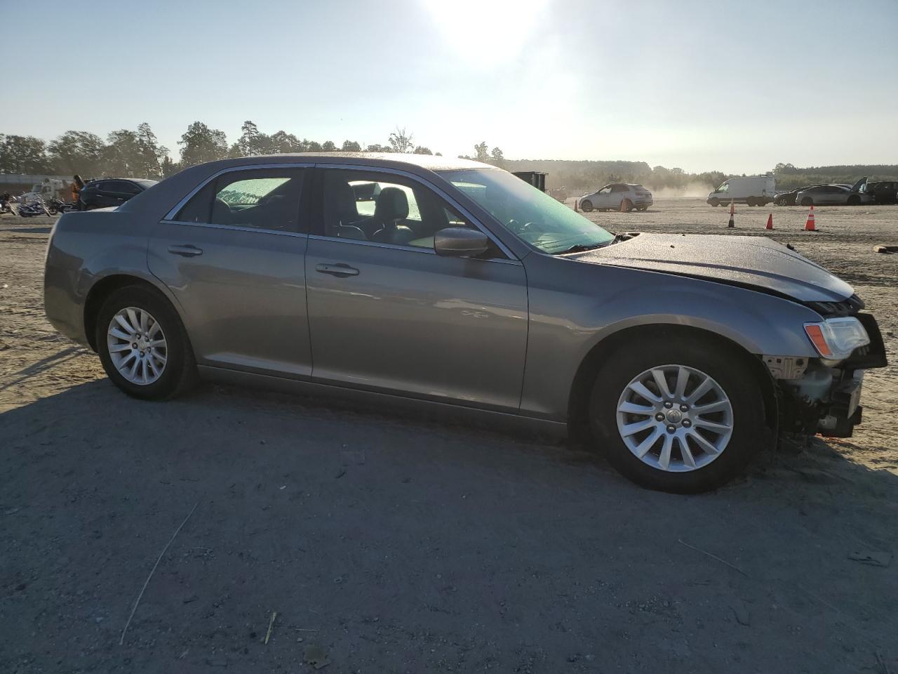 2014 Chrysler 300 - Фото 4