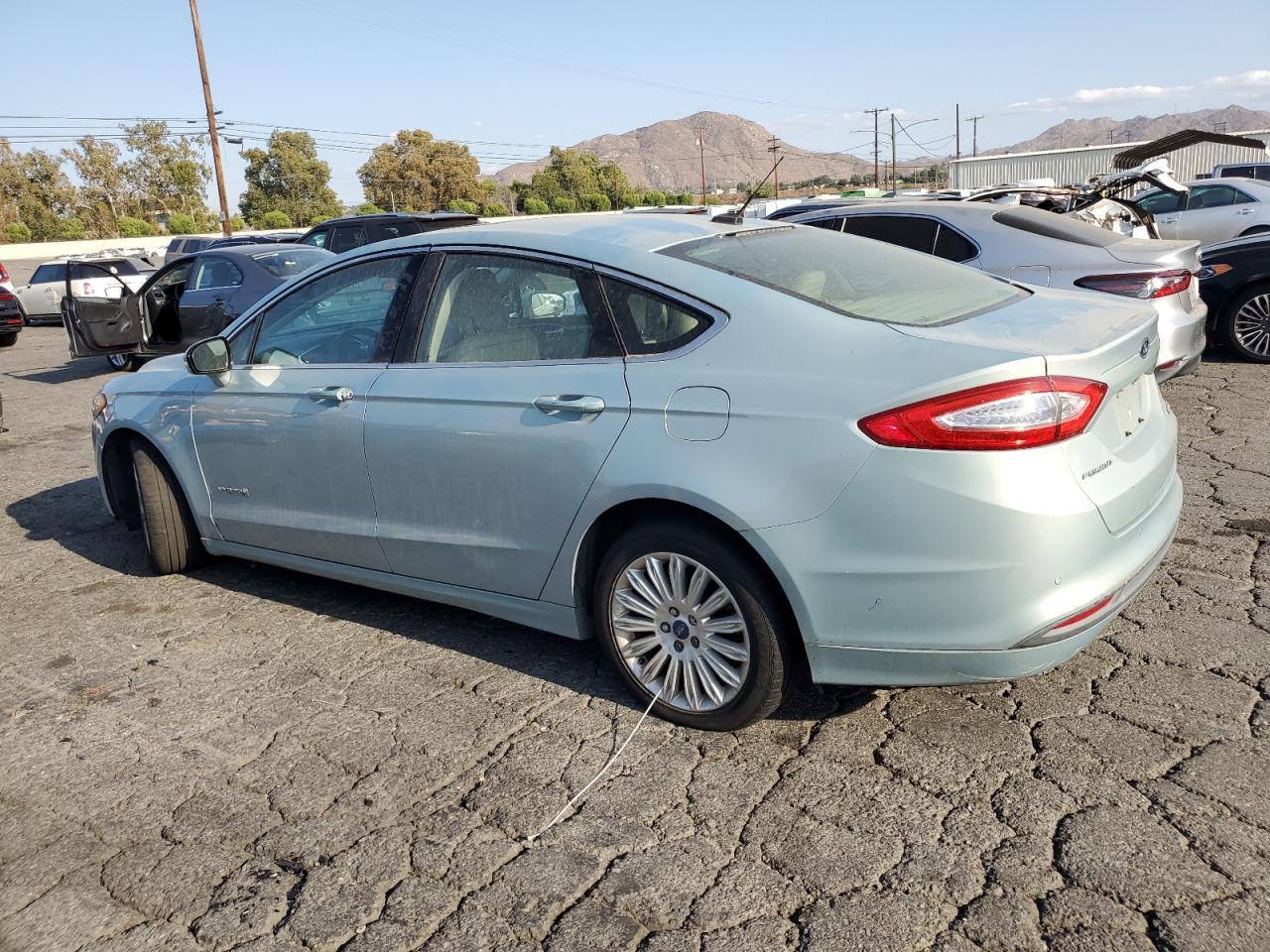 2013 Ford Fusion Se Hybrid - Фото 2