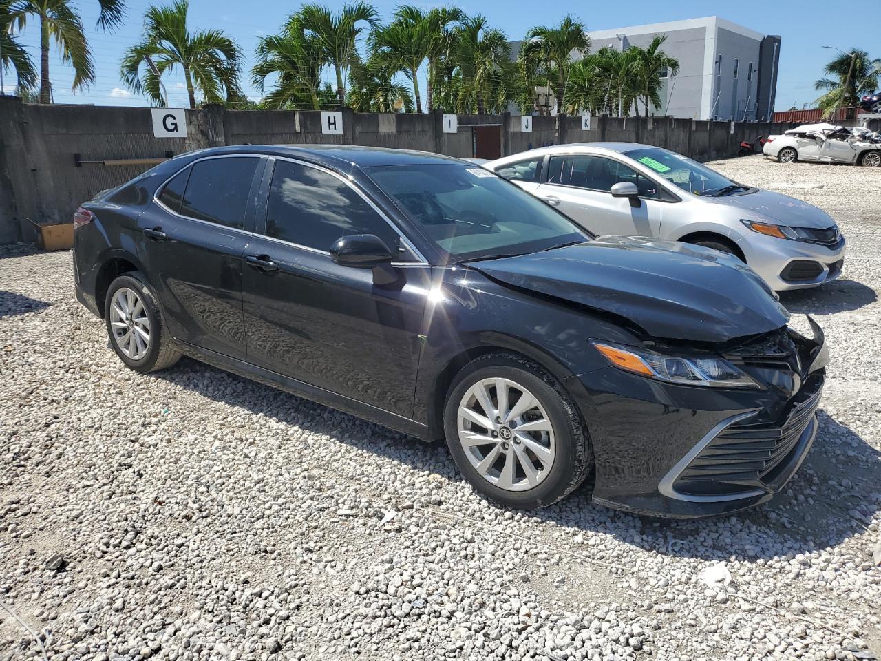 2023 Toyota Camry Le - Фото 4