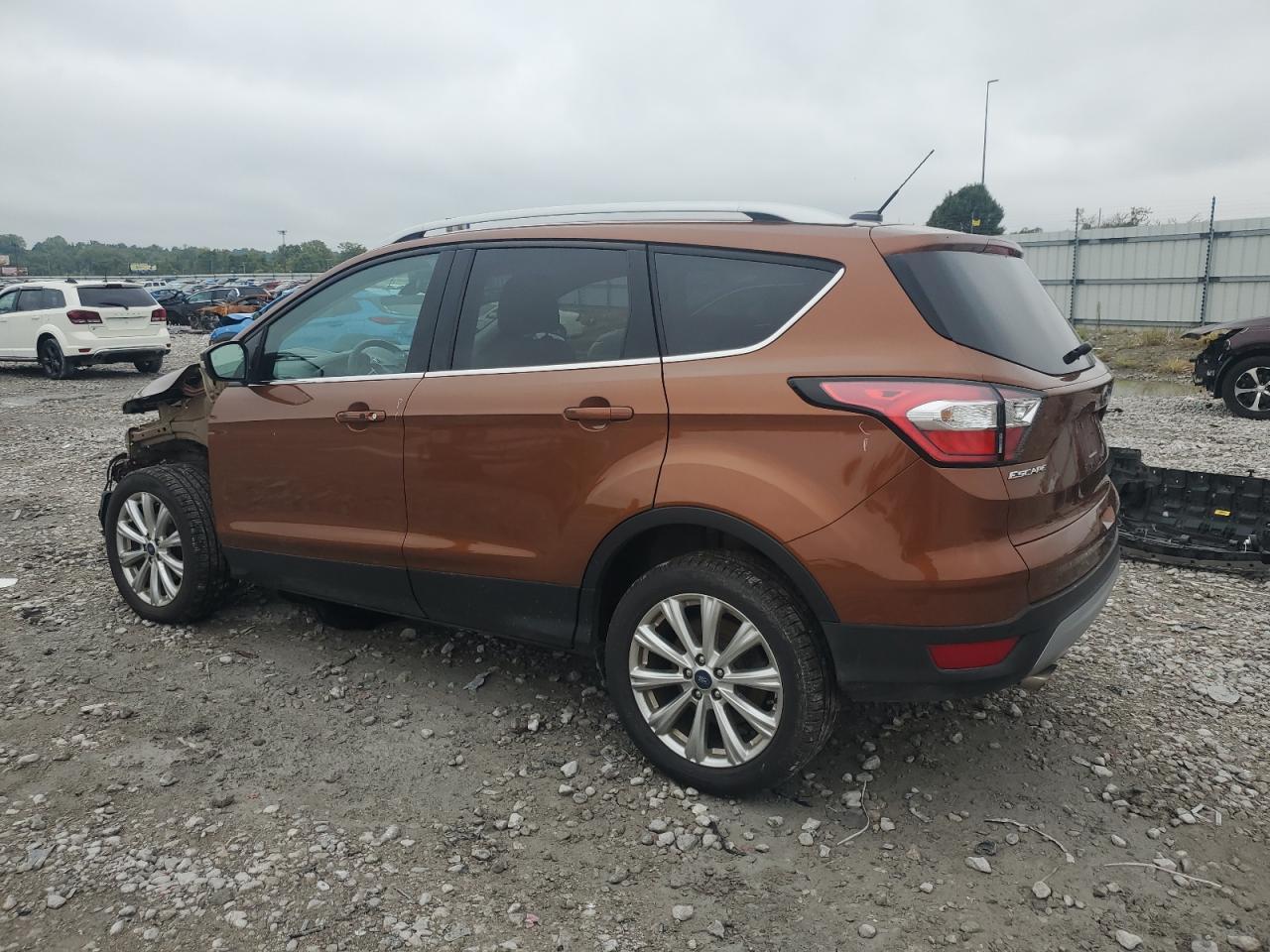 2017 Ford Escape Titanium - Фото 2