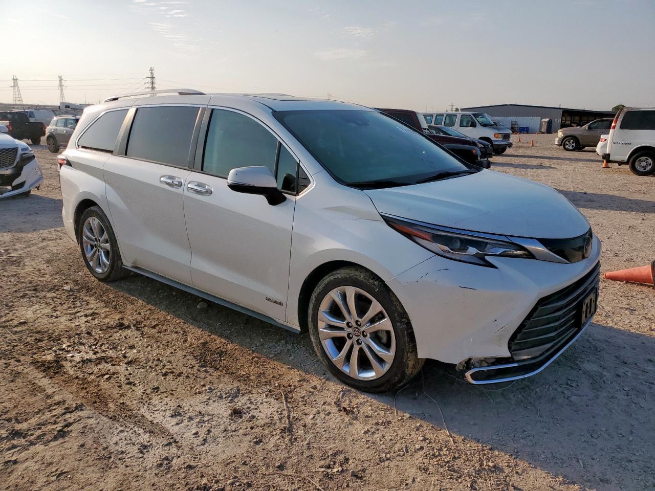2021 Toyota Sienna Limited - Фото 4