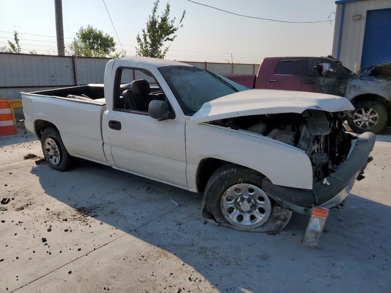 2006 Chevrolet Silverado C1500 - Image 4