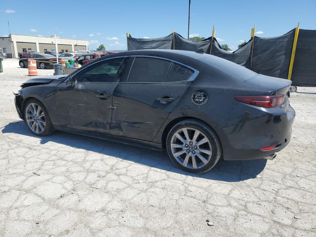 2019 Mazda 3 Premium - Фото 2