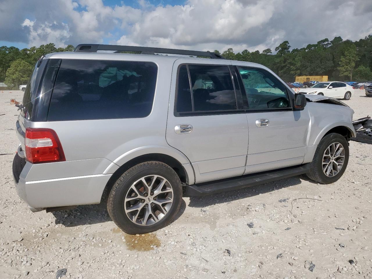 2015 Ford Expedition Xlt - Image 3