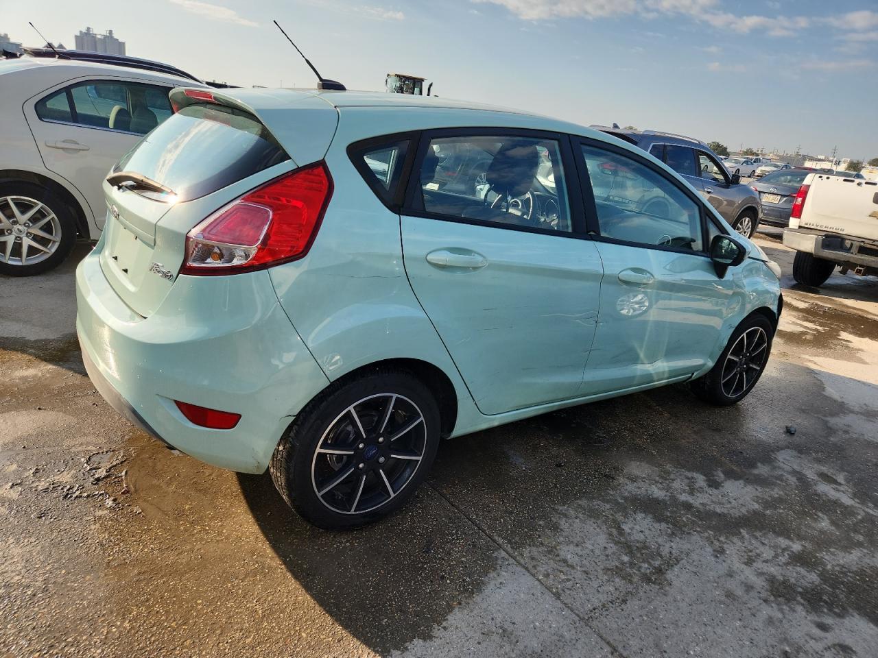 2017 Ford Fiesta Se - Фото 3