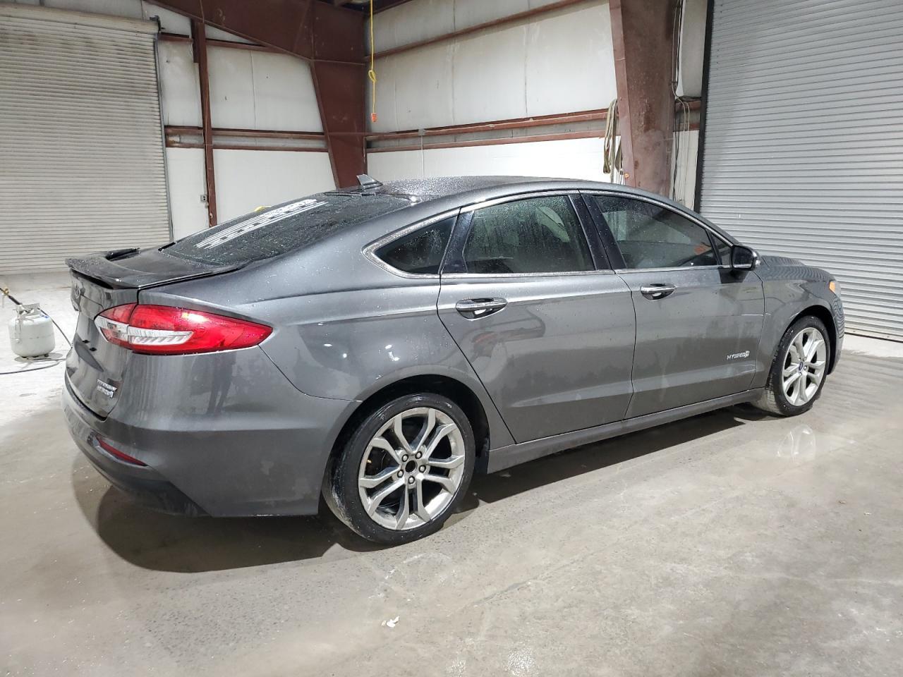 2019 Ford Fusion Titanium - Image 3