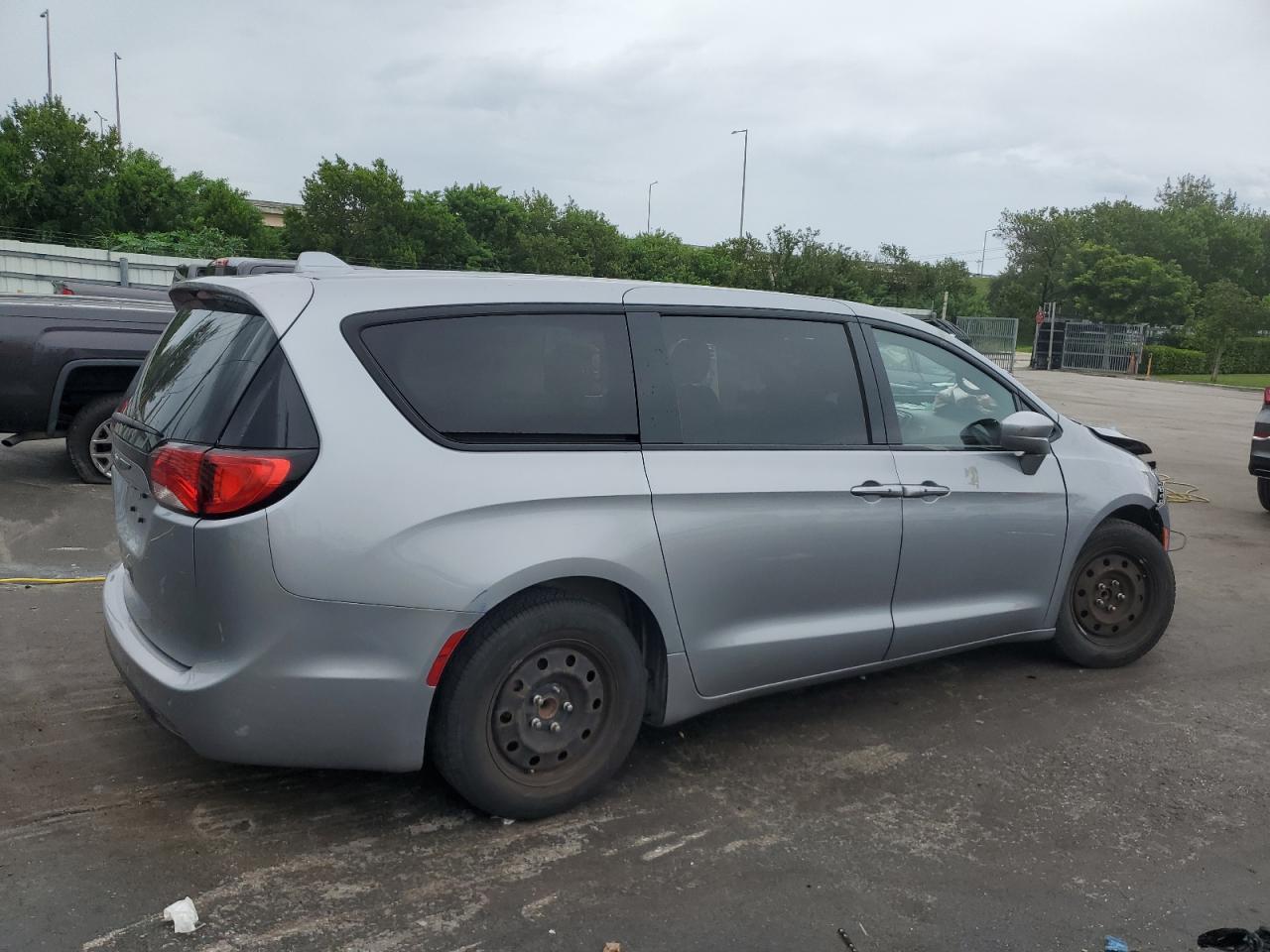 2020 Chrysler Pacifica Touring - Фото 3