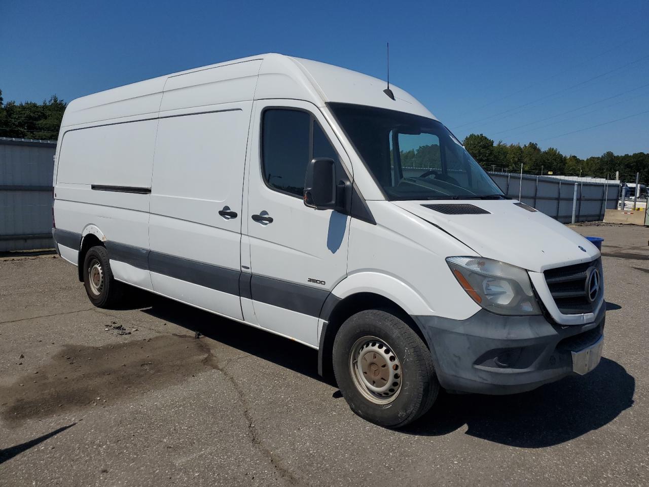 2014 Mercedes-Benz Sprinter 2500 - Image 4