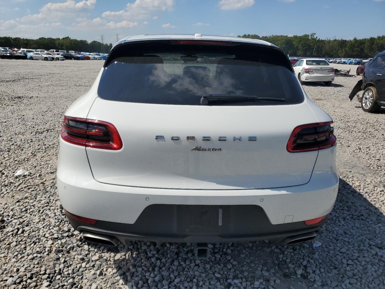 2017 Porsche Macan - Image 6