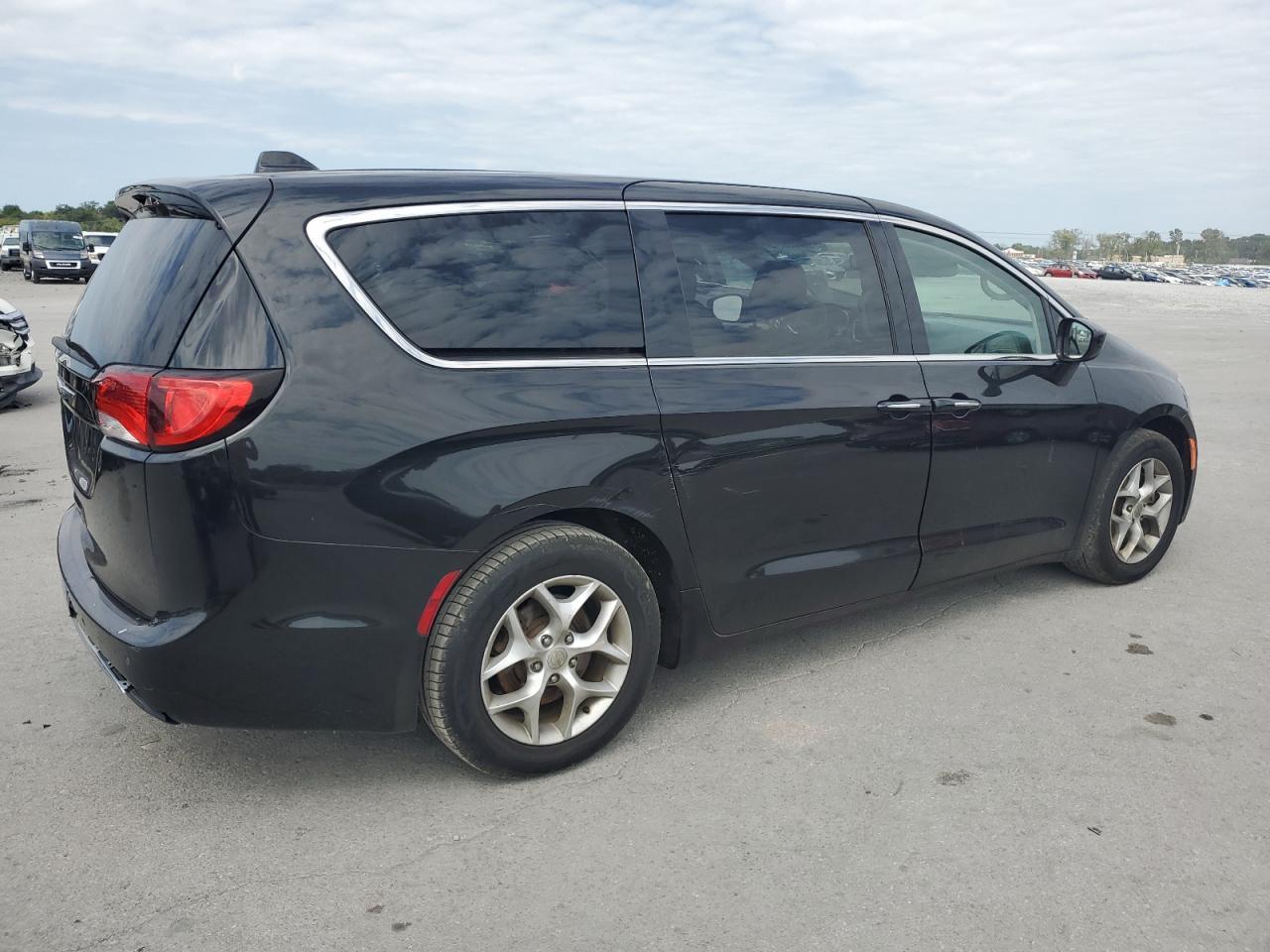 2018 Chrysler Pacifica Touring Plus - Фото 3