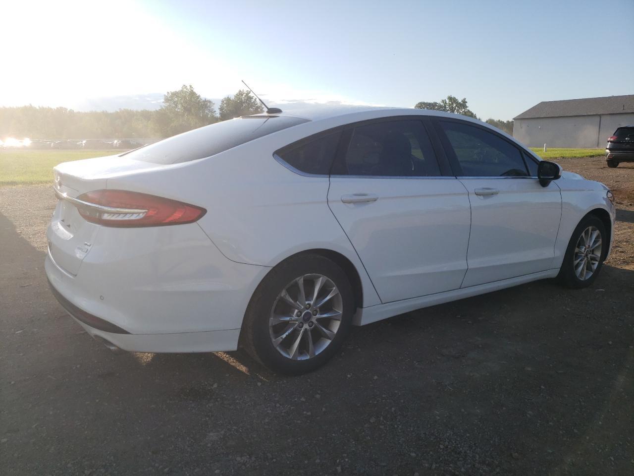 2017 Ford Fusion Se - Фото 3