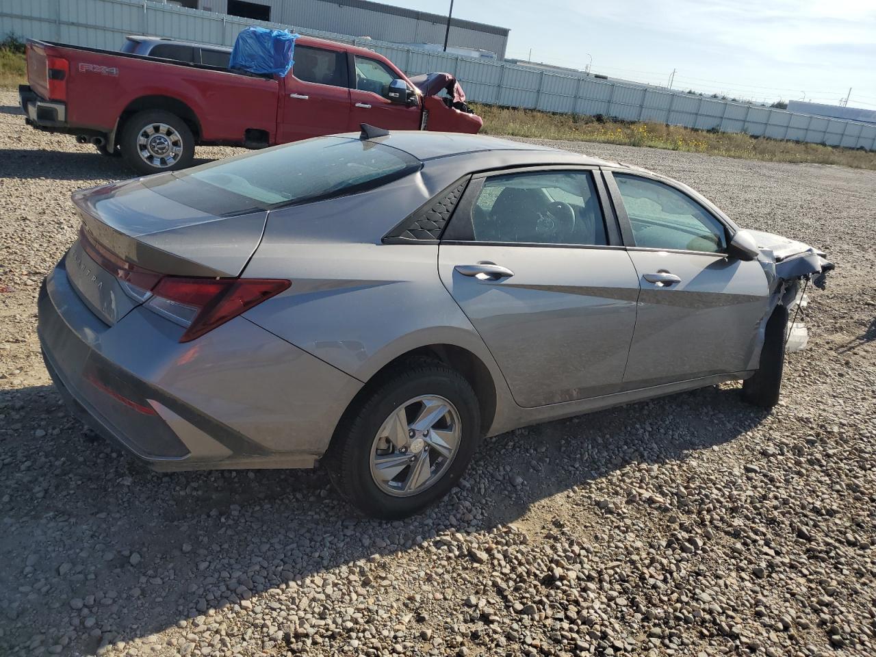 2024 Hyundai Elantra Se - Image 3