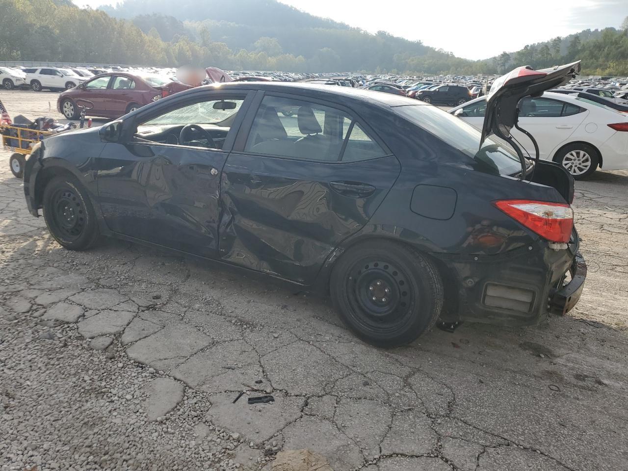 2015 Toyota Corolla L - Фото 2