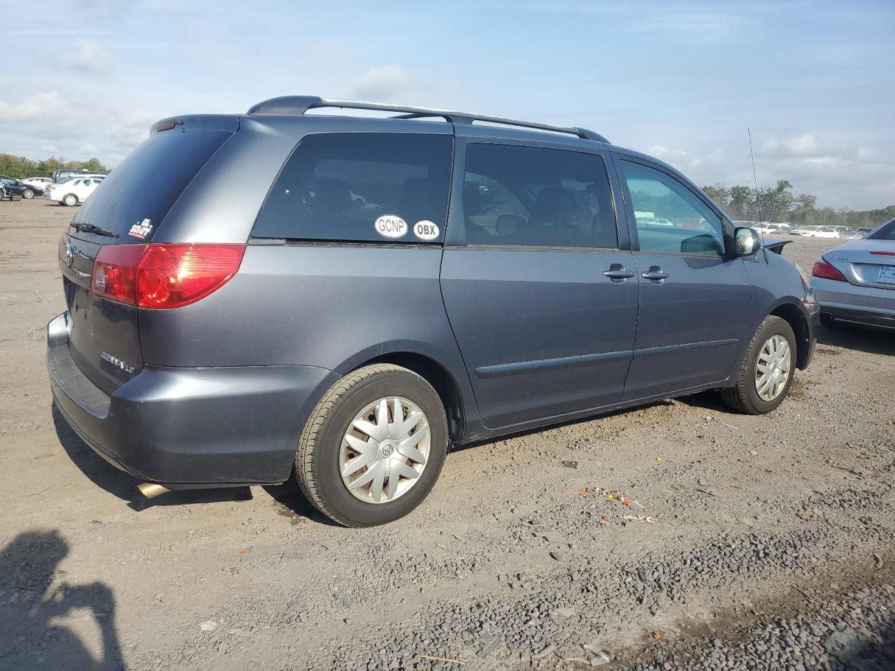 2008 Toyota Sienna Ce - Image 3