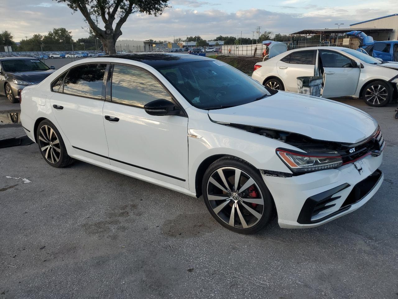 2018 Volkswagen Passat Gt - Image 4