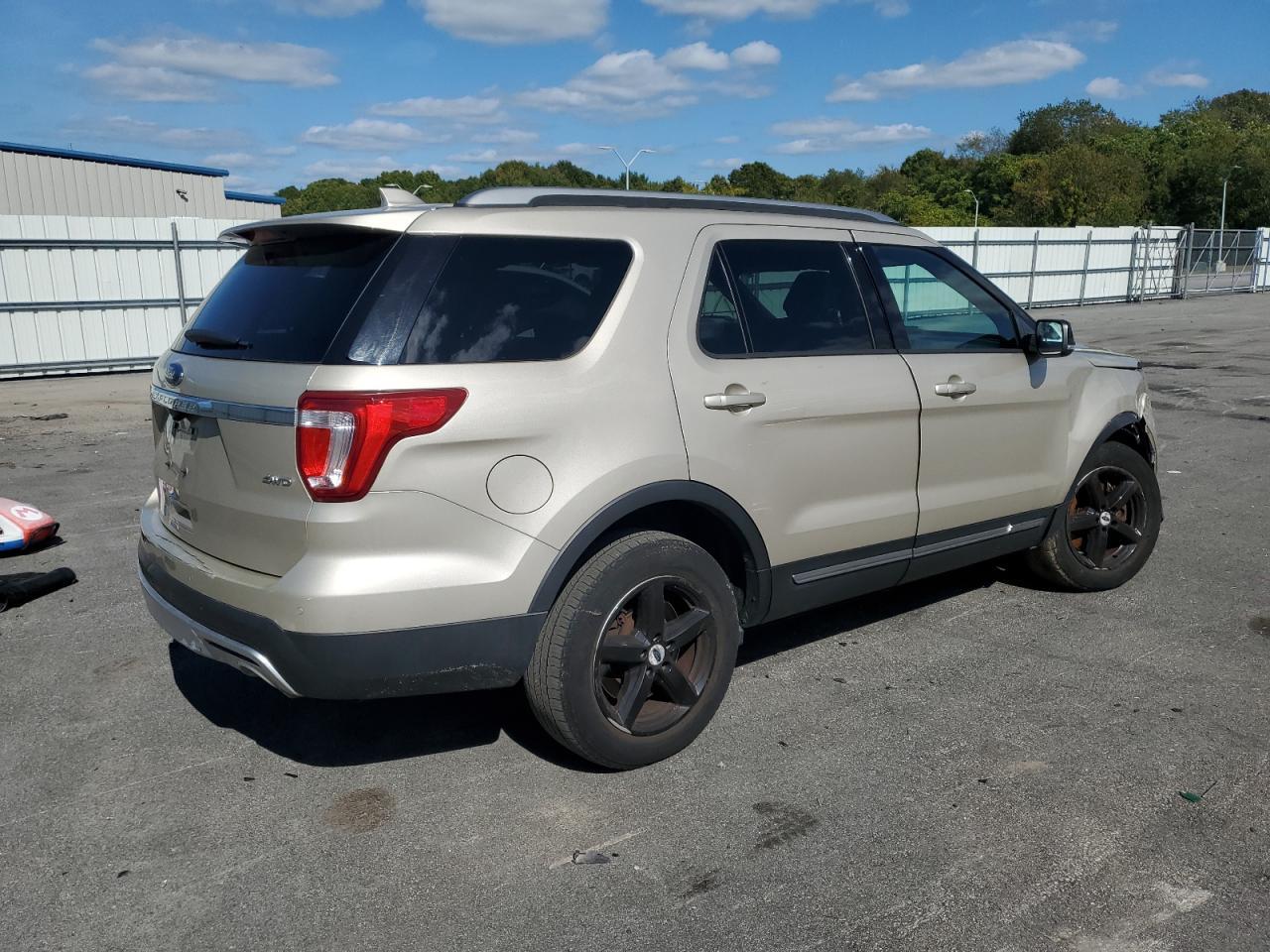 2017 Ford Explorer Xlt - Фото 3