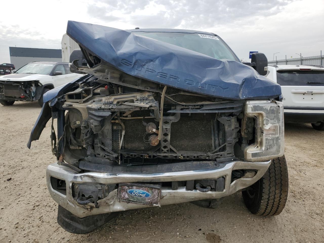 2017 Ford F350 Super Duty - Image 5