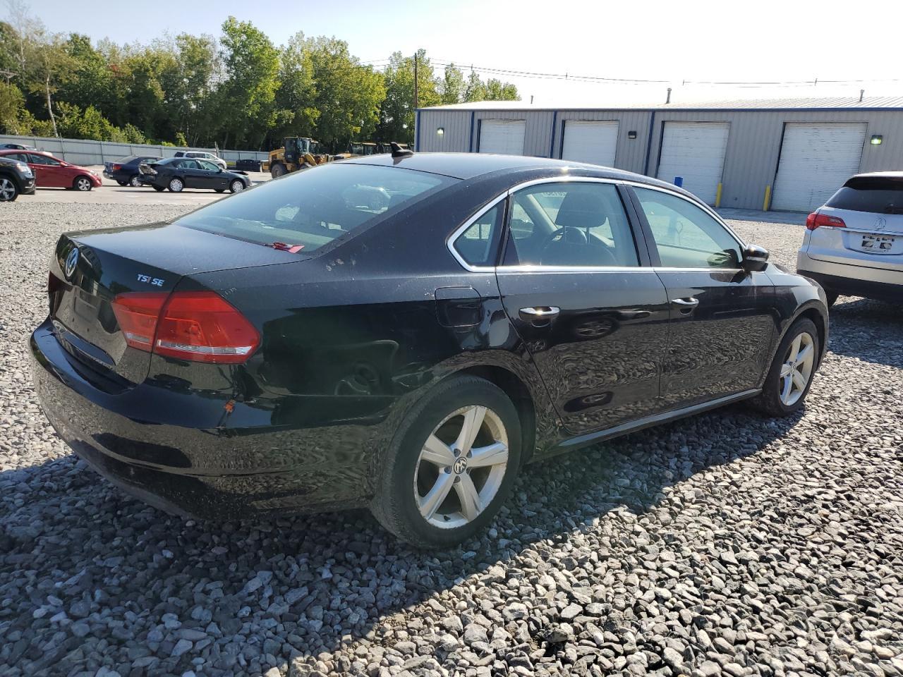 2015 Volkswagen Passat - Фото 3